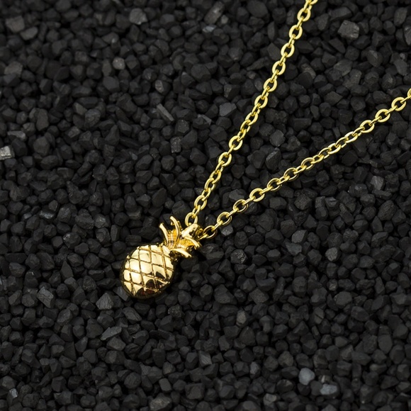 ❤️4 for $20 Sale❤️ NEW Quality Pineapple necklace - Picture 2 of 4